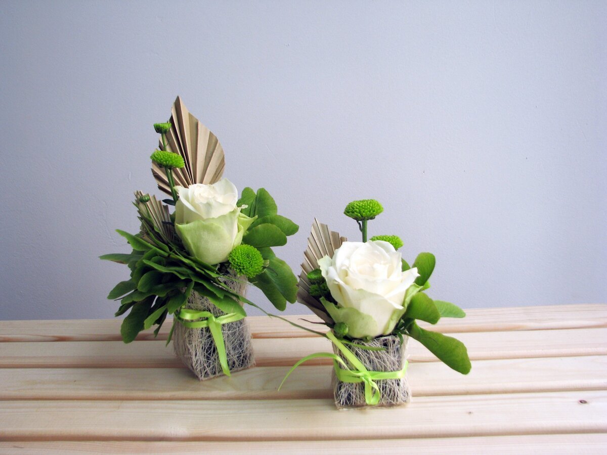 Маленькие цветочные композиции