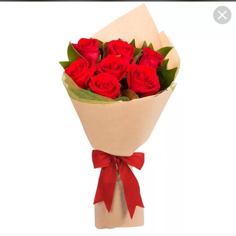 Букет из 7 роз в упаковке