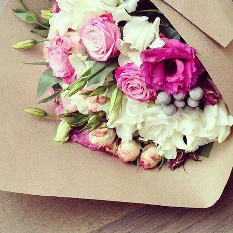 Букет пионов летний яркий