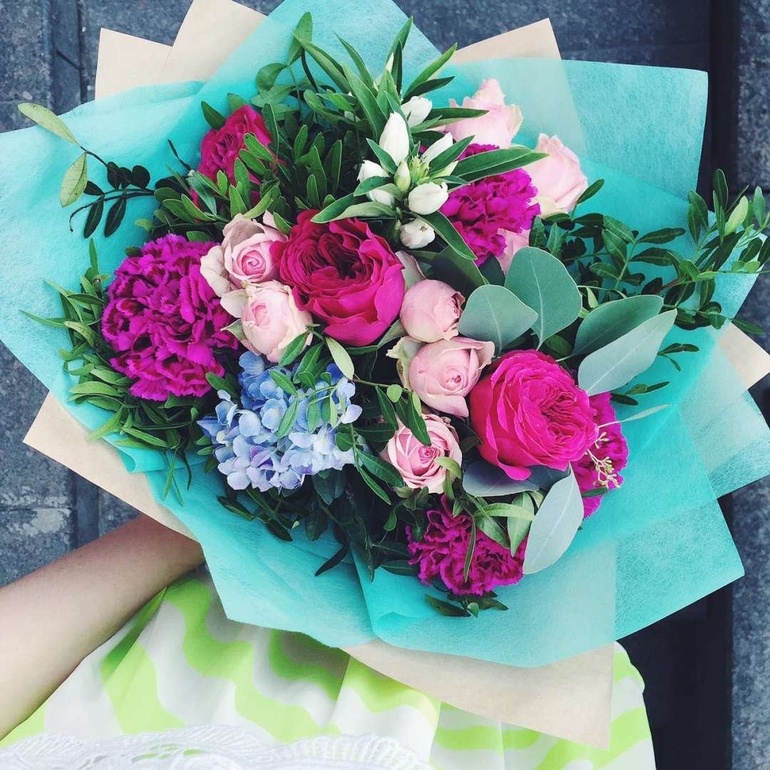 Современные букеты в бумаге