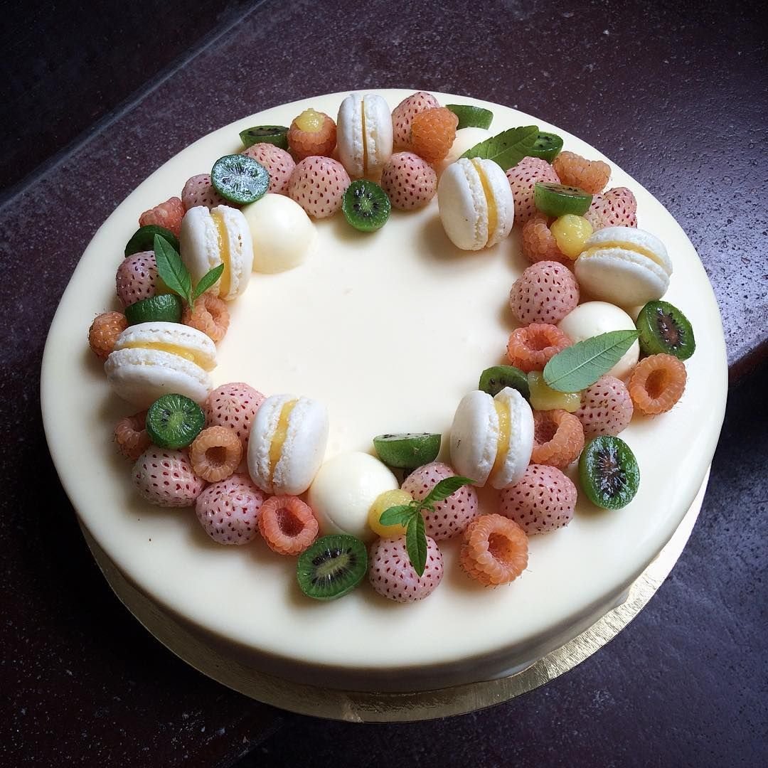 Торт с кокосом декор