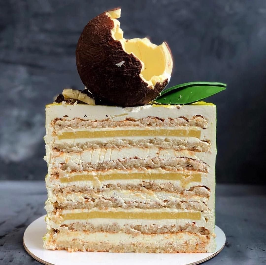 Торт с кокосом декор