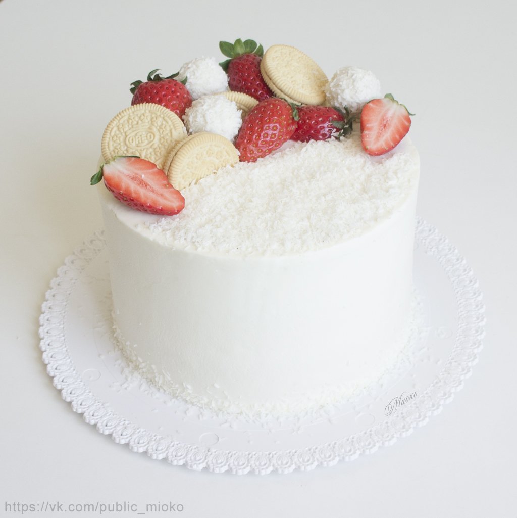 Торт с кокосом декор