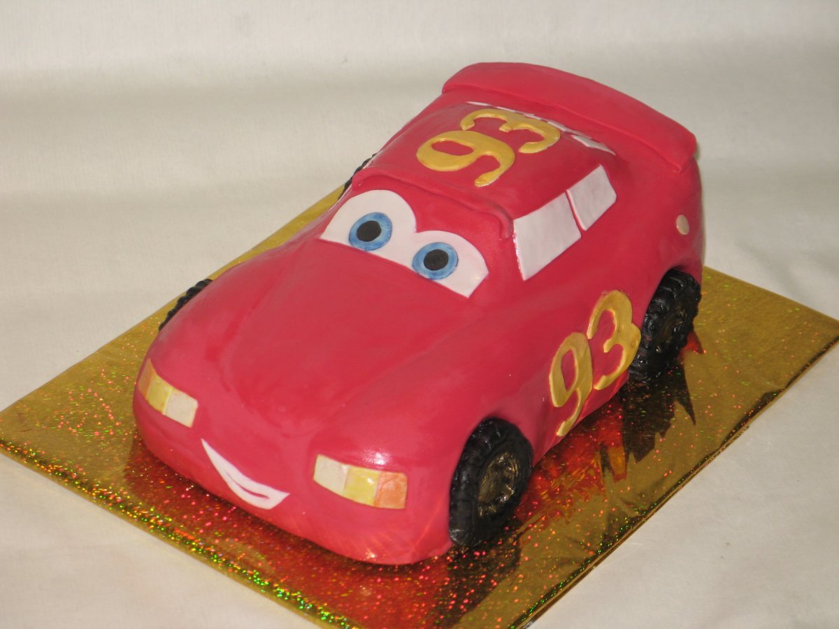 Торт с гоночными машинами