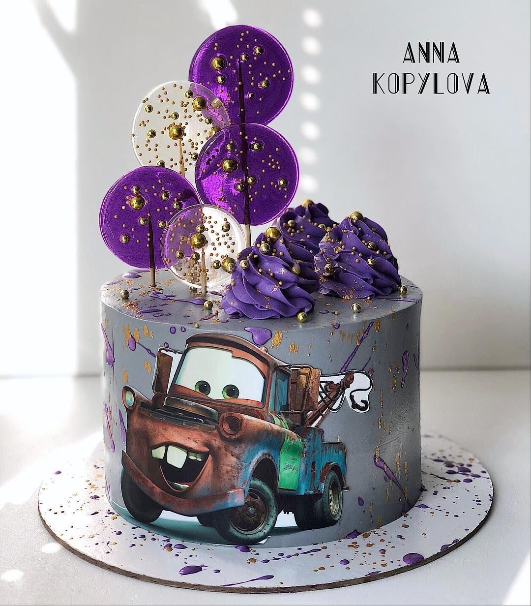 Торт с «машинками»