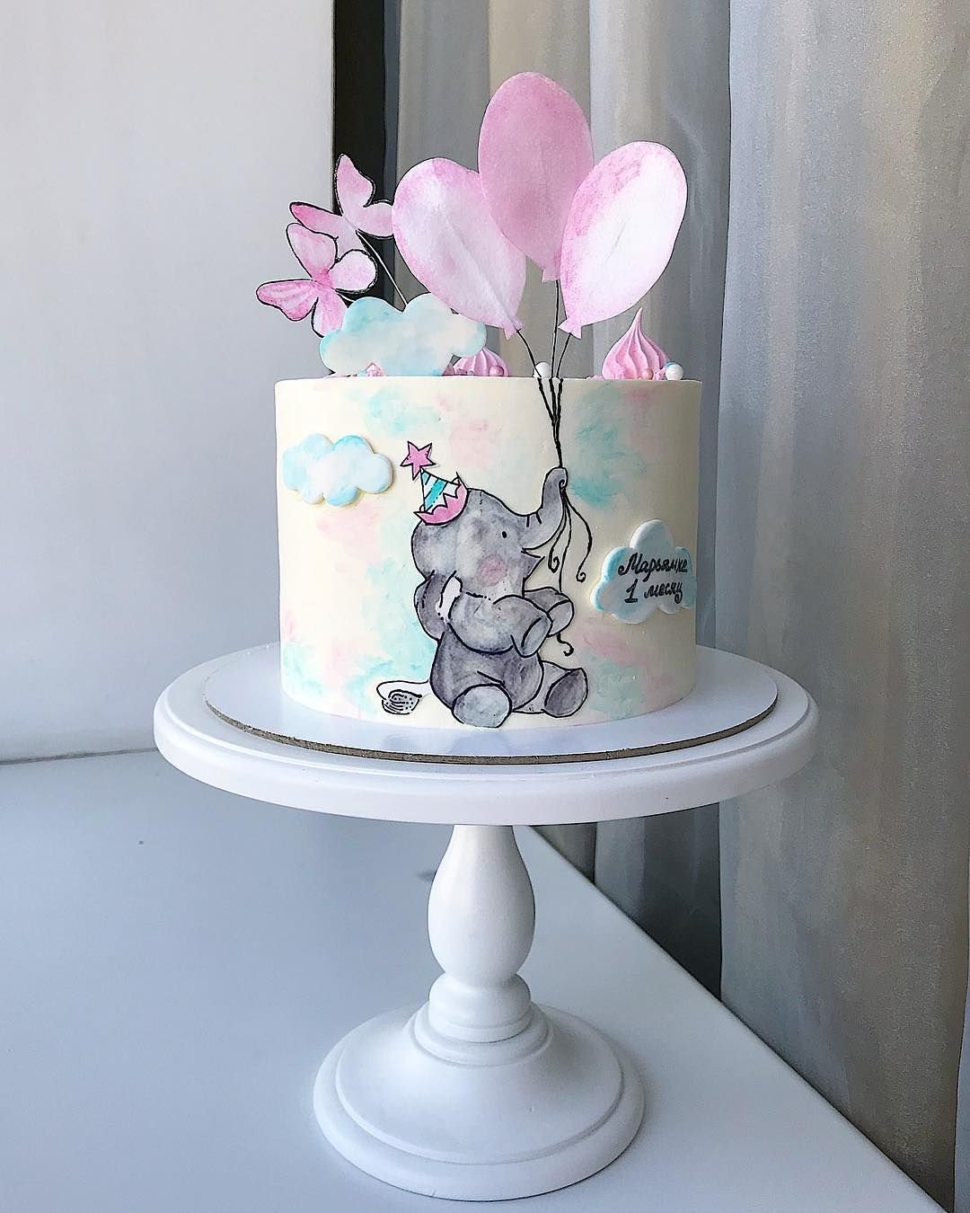 Торт с вафельными цветами