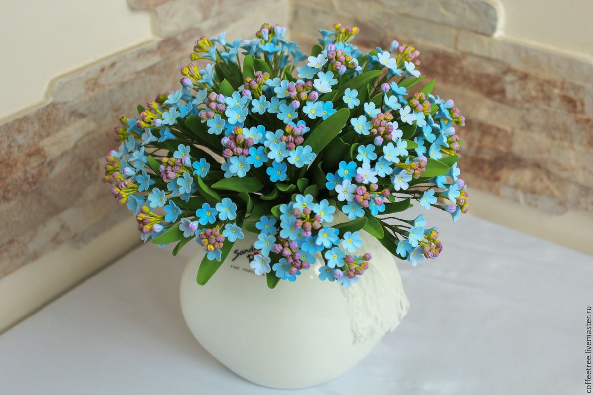 Букет из незабудок