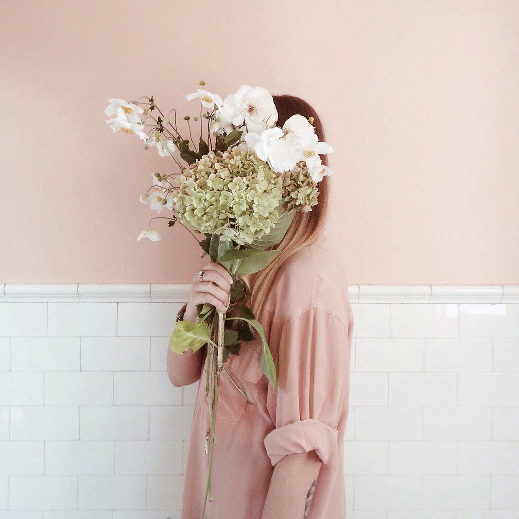 Кремовые цветы