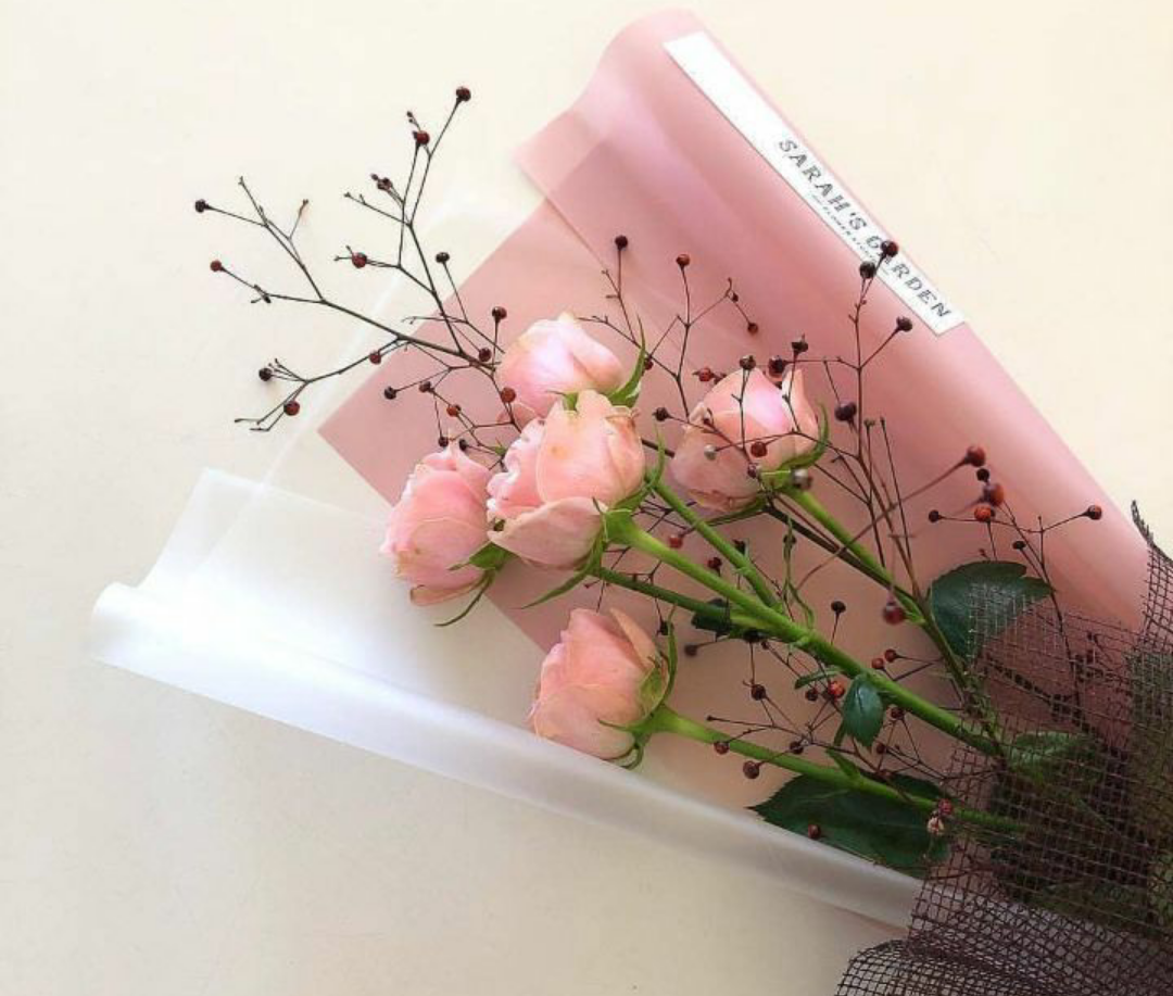 Букет пионов и кофе