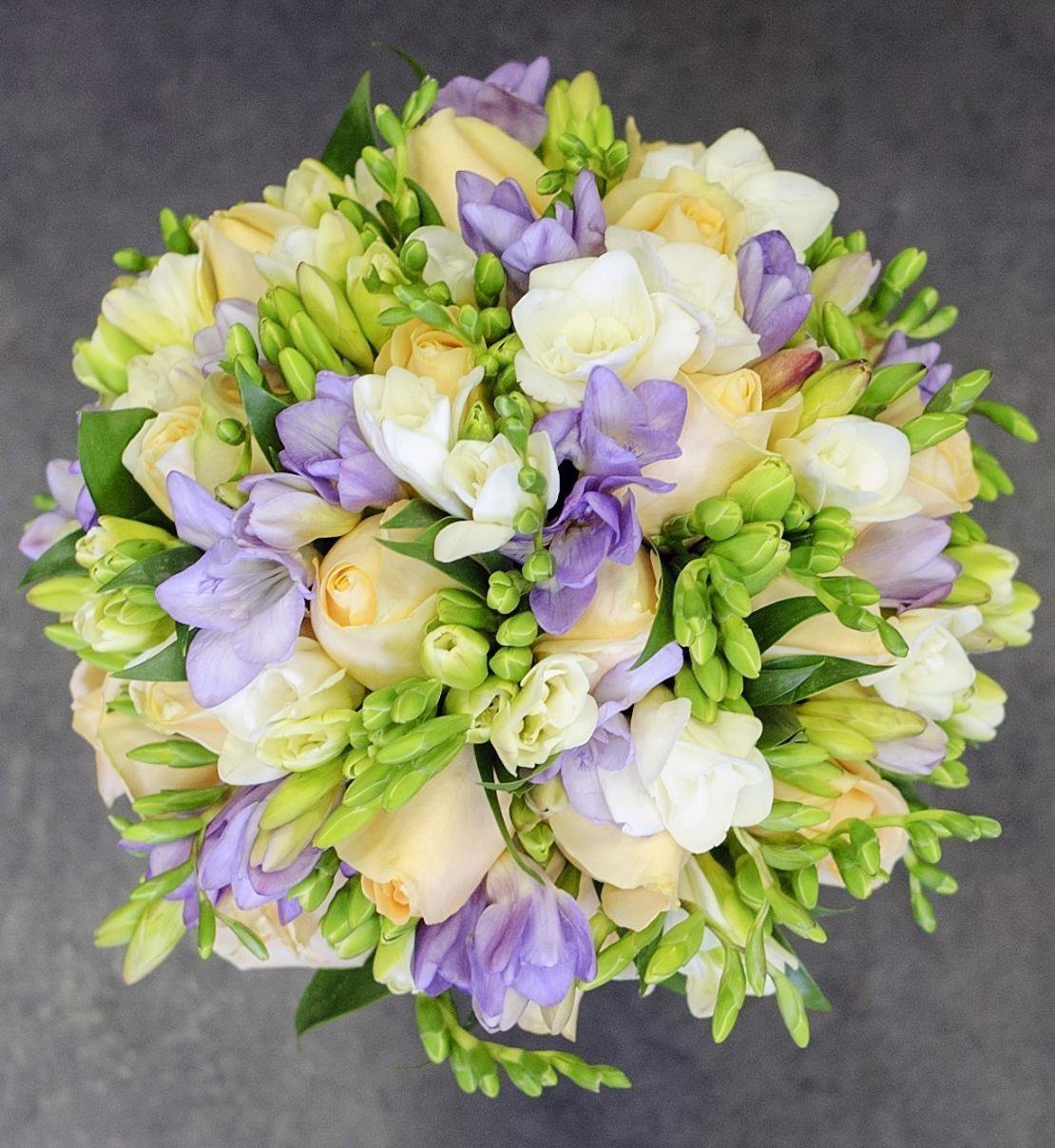 Альстромерии Лизиантусы фрезия