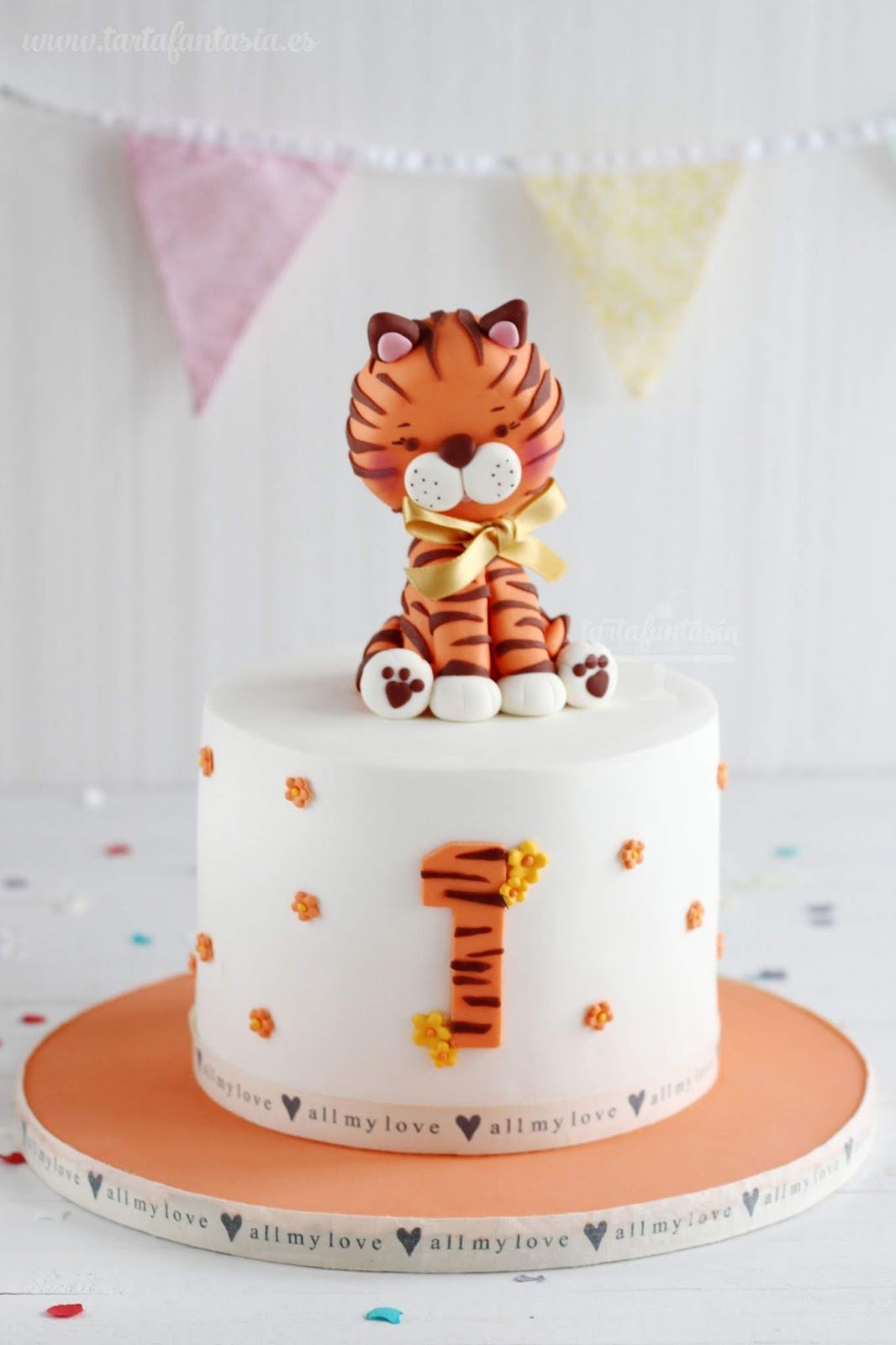 Торт сафари с тигром