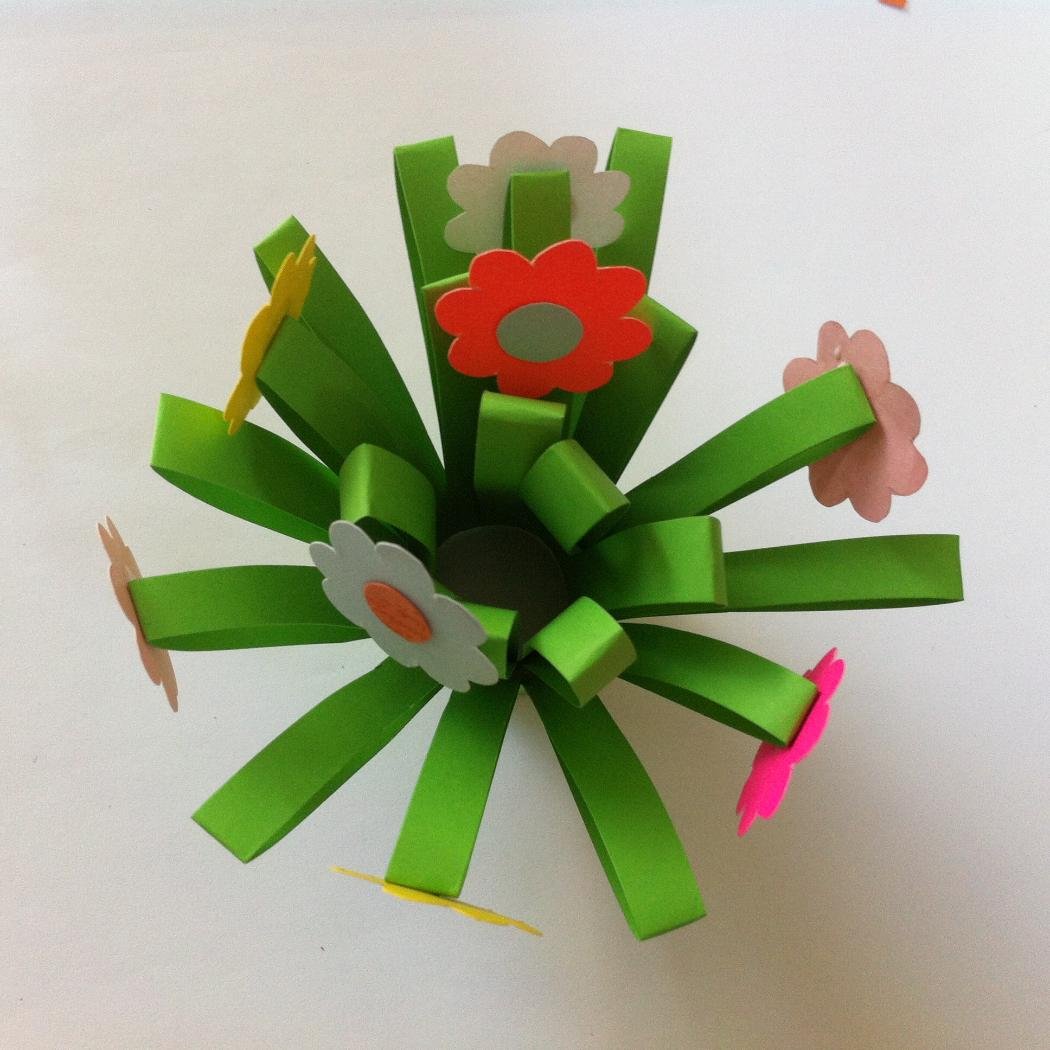 Цветы из цветной бумаги для детей