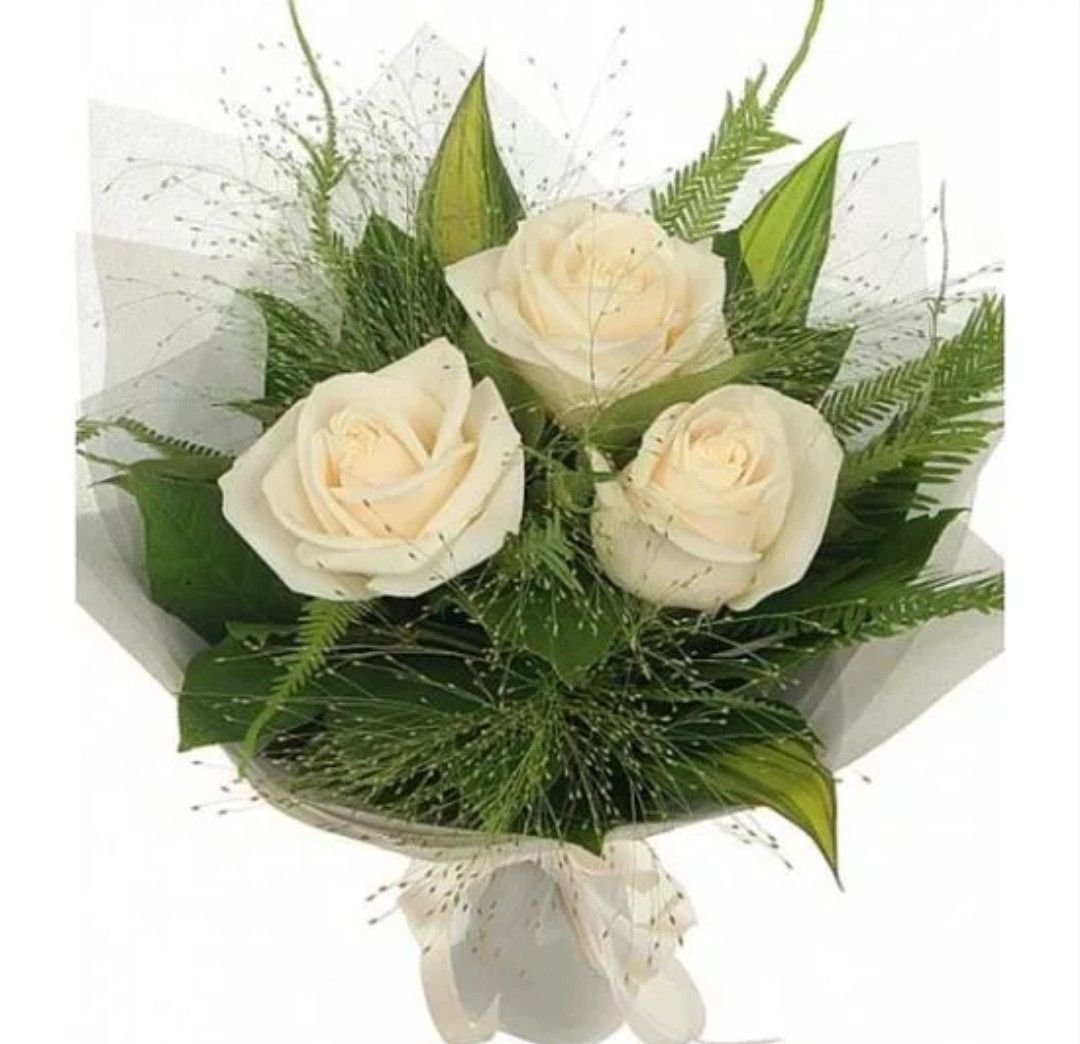 Букет из трех белых роз