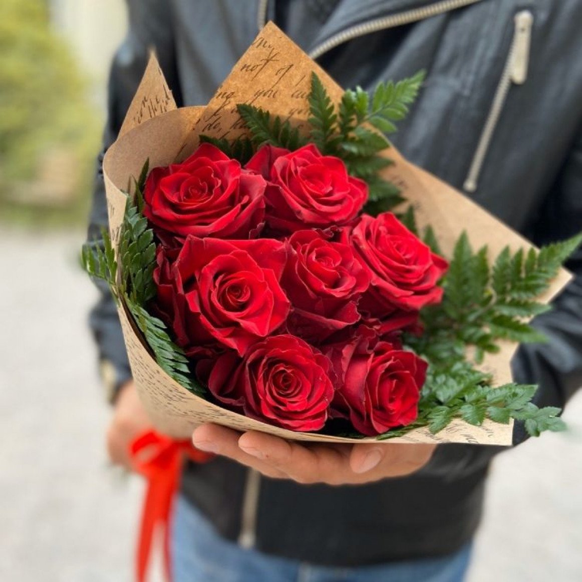 Букет красных роз
