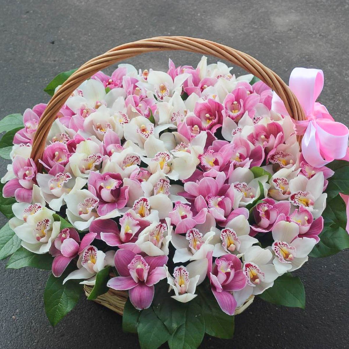 Букет с орхидеей