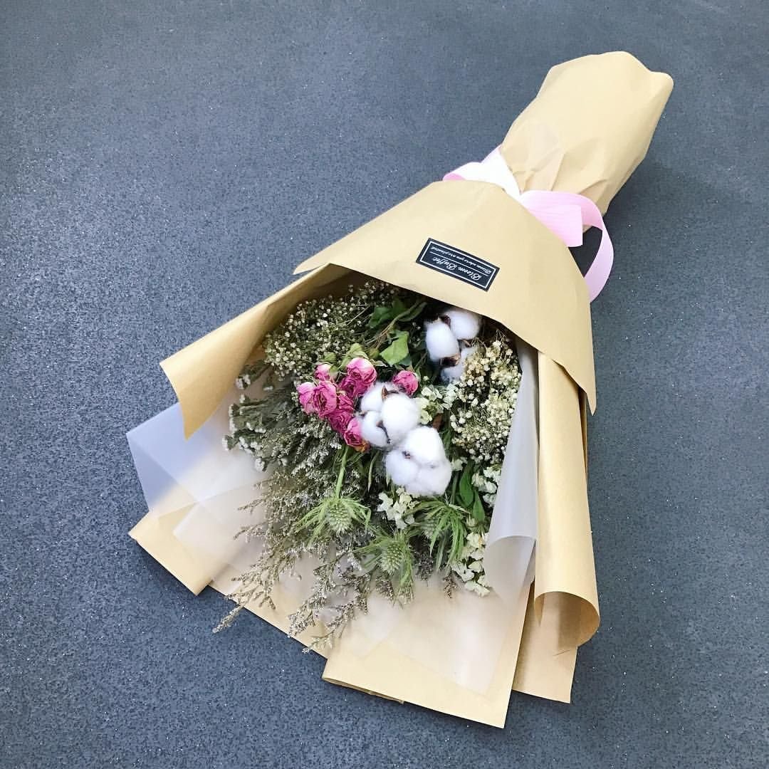 Упаковка букета в корейском стиле