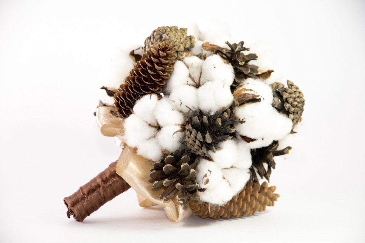 Букет из шишек