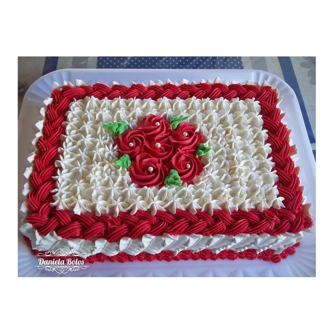 Украшение прямоугольного торта кремом