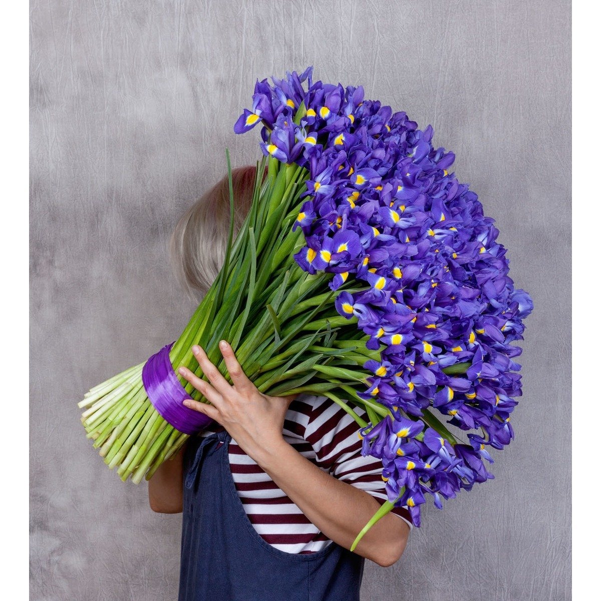 Ирис Блю Мэджик букет