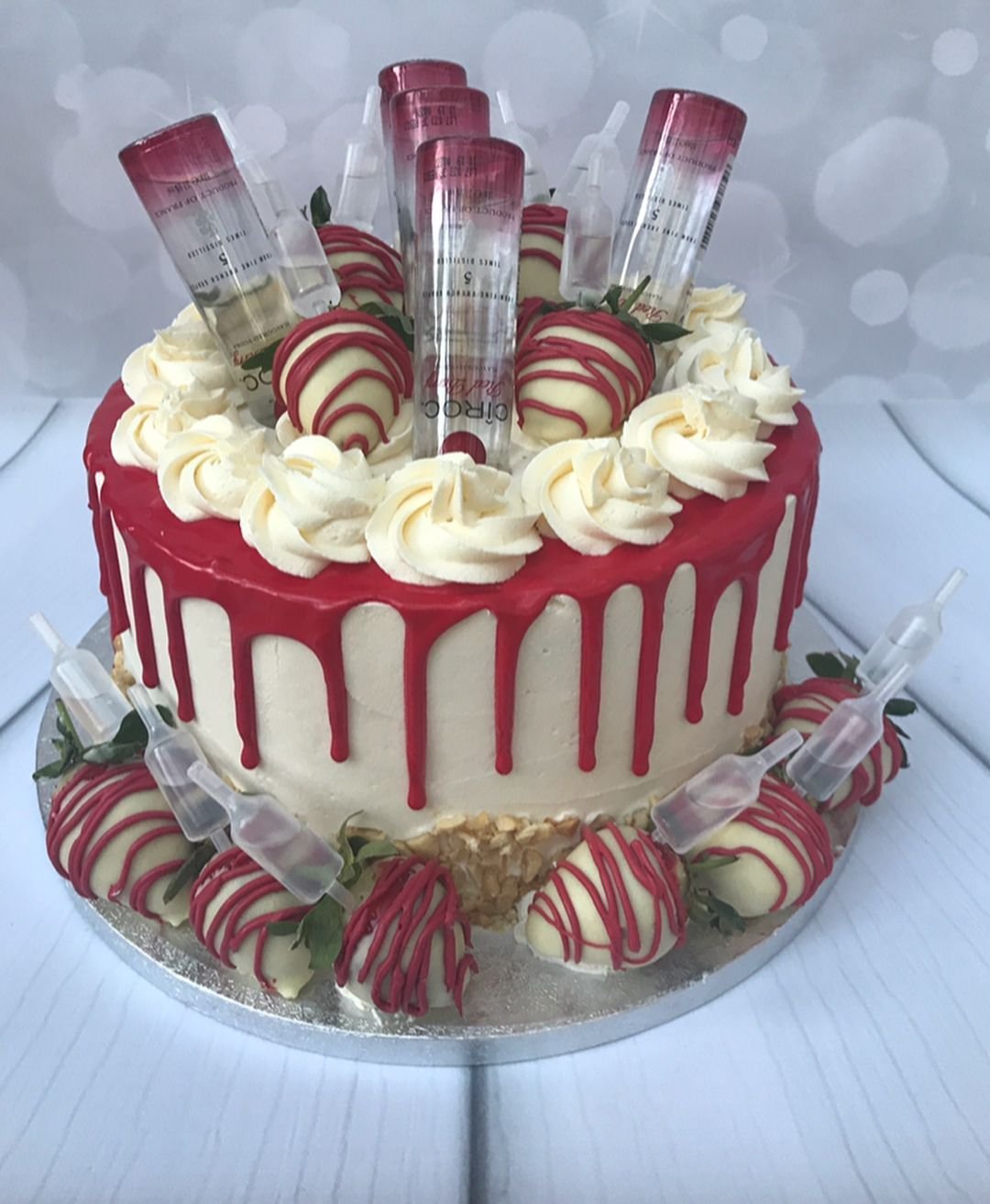 Свадебный торт двухъярусный без мастики