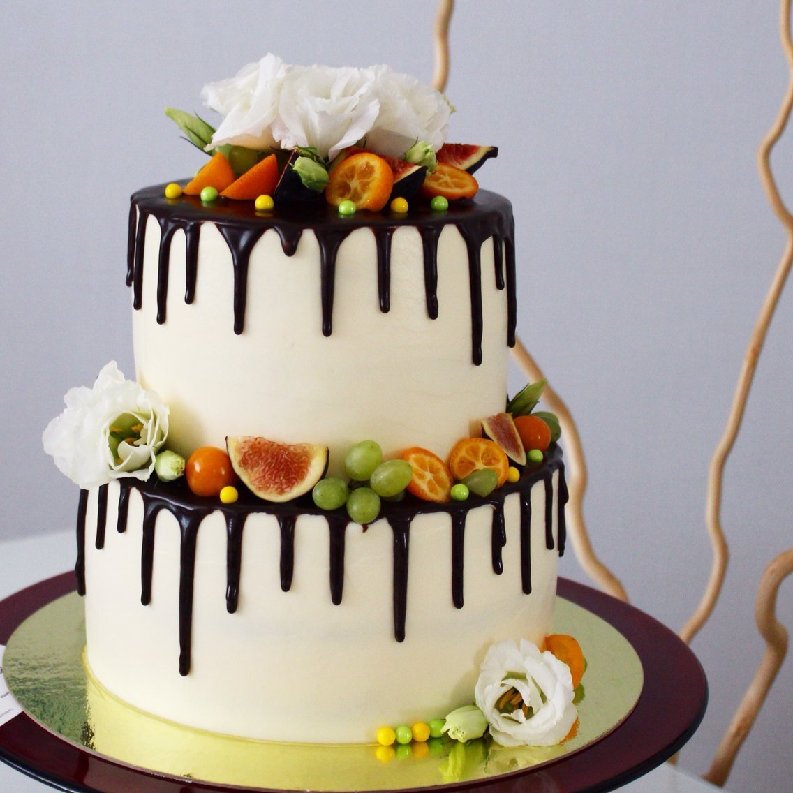 Двухъярусный торт для мамы на день рождения