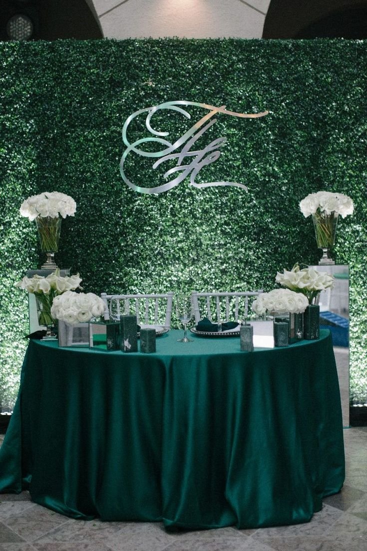 Декор свадьбы изумруд