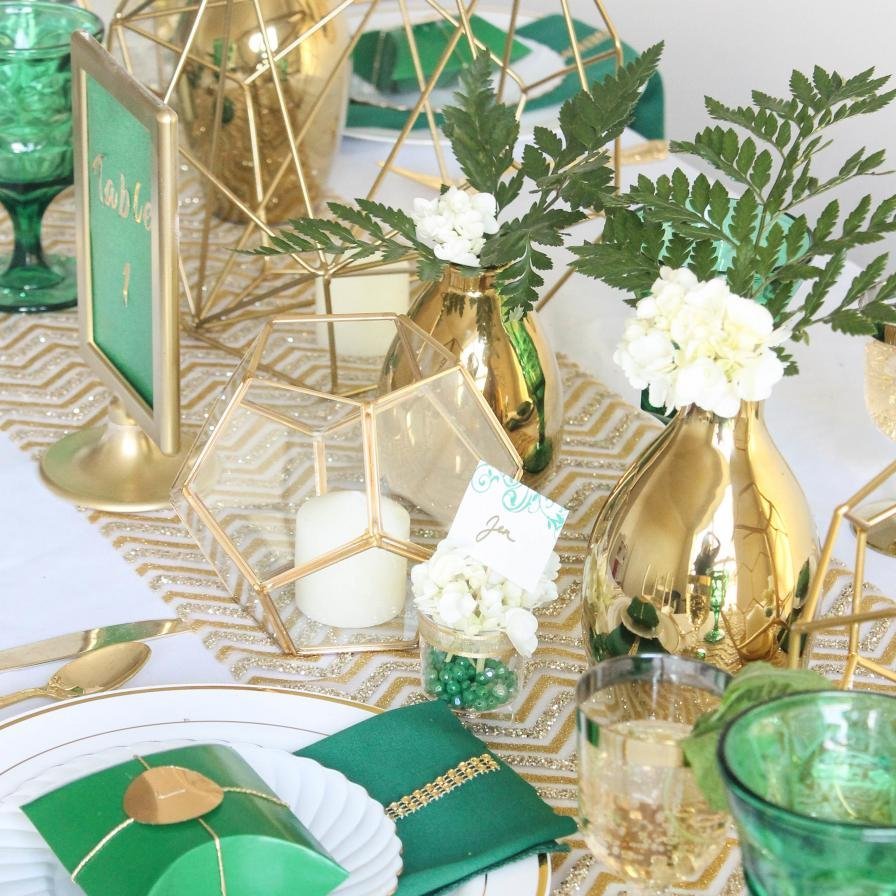 Декор свадьбы в изумрудном цвете