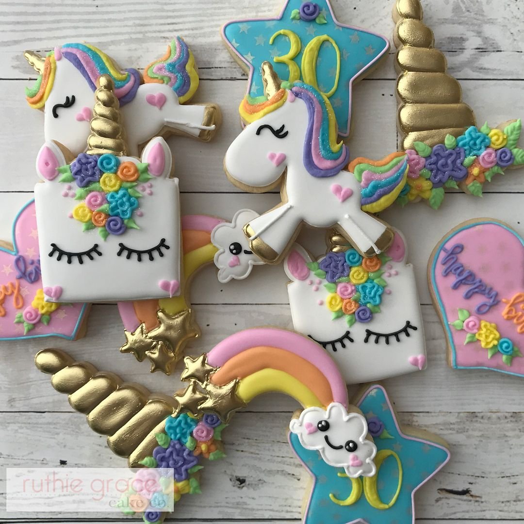 Торт с единорожкой из пряника