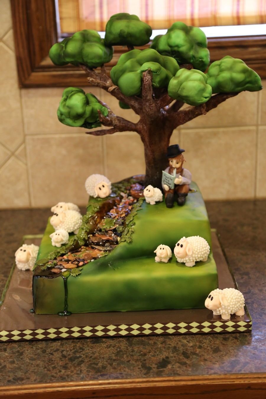 Декор торта с мхом