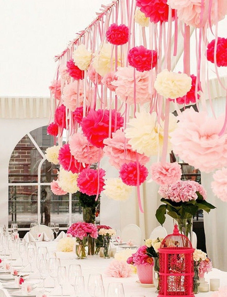 Украшение бумажными шарами