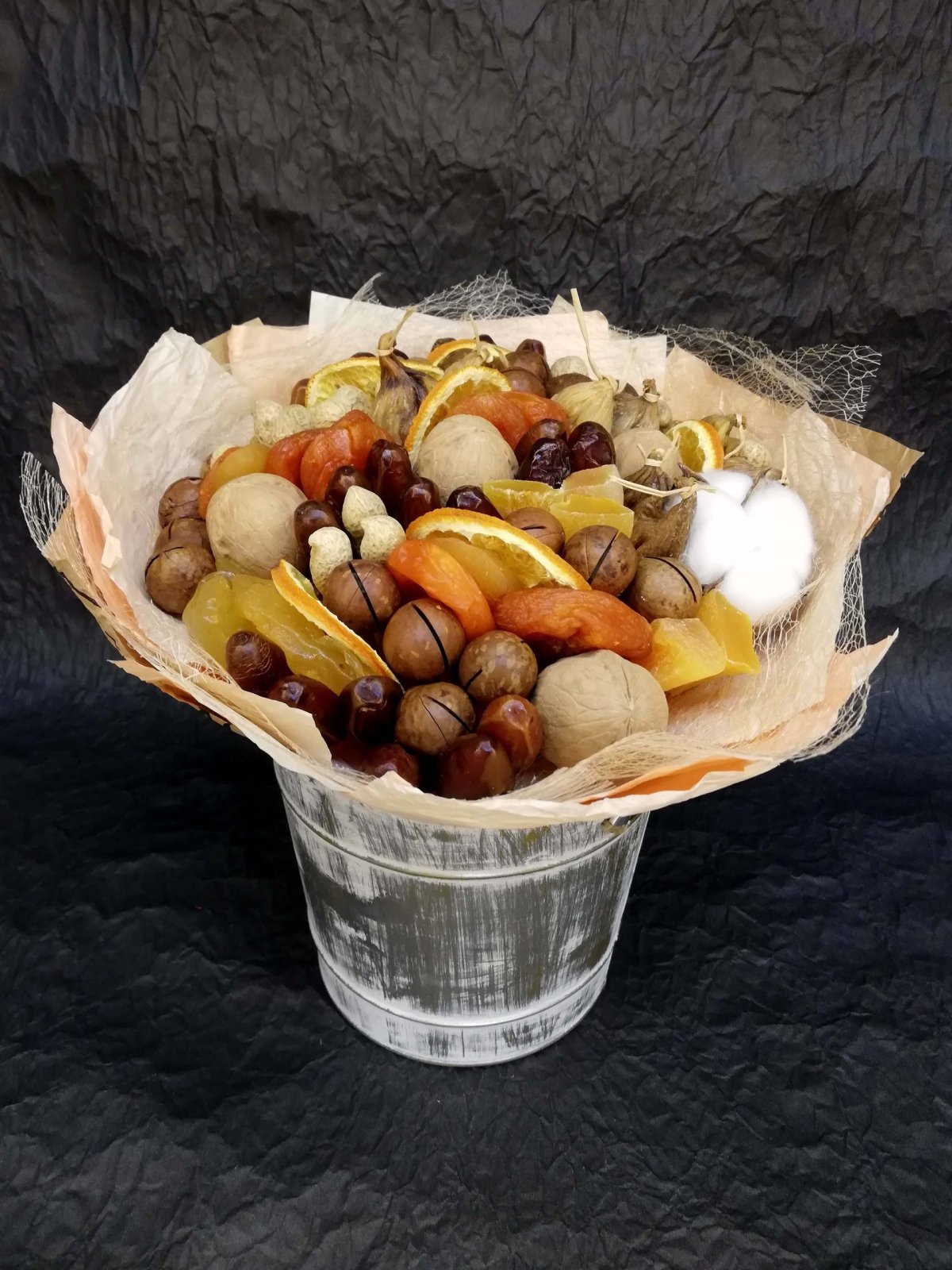 Букет из сухофруктов в шоколаде