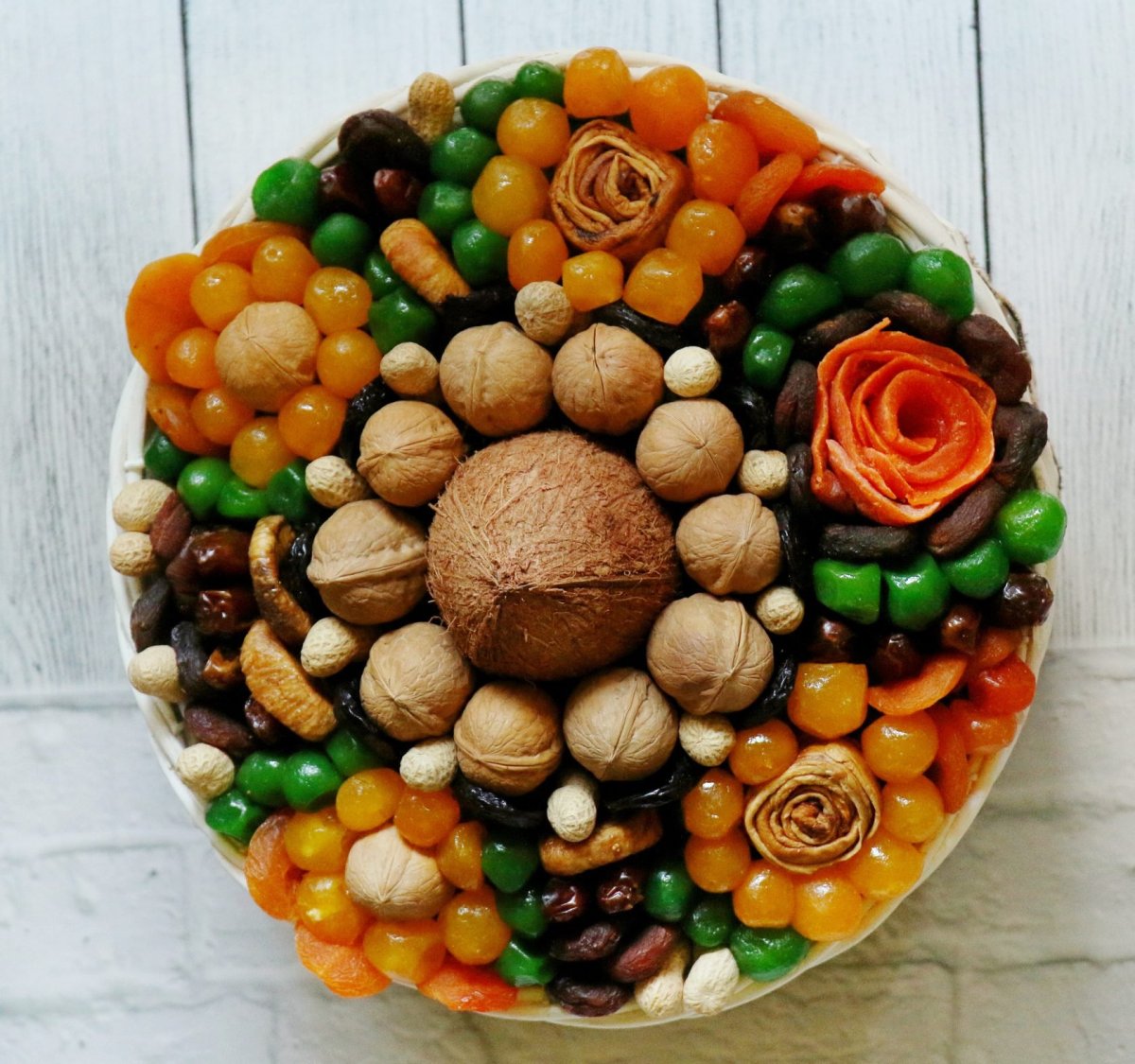 Букет из сухофруктов и конфет