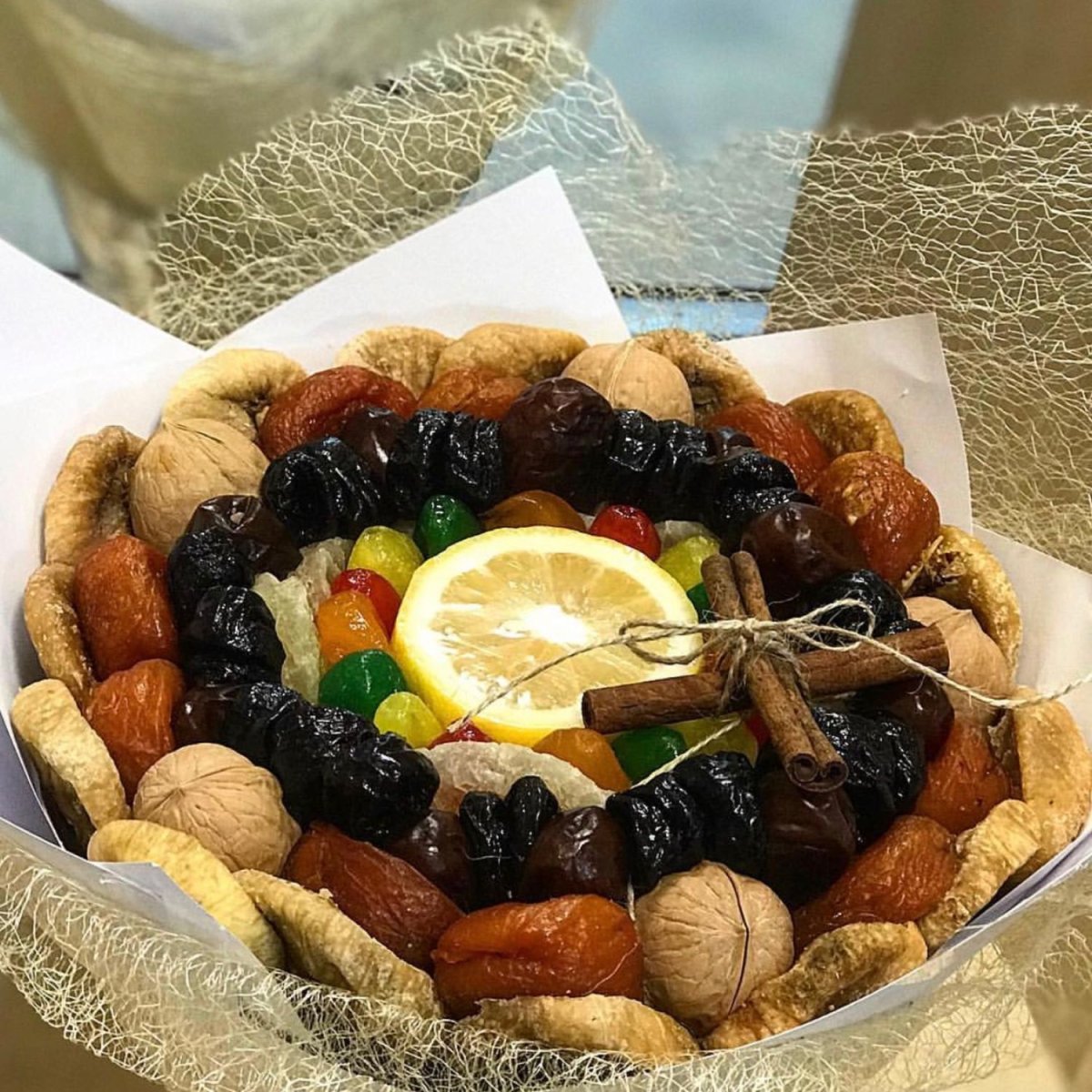 Букет из сухофруктов