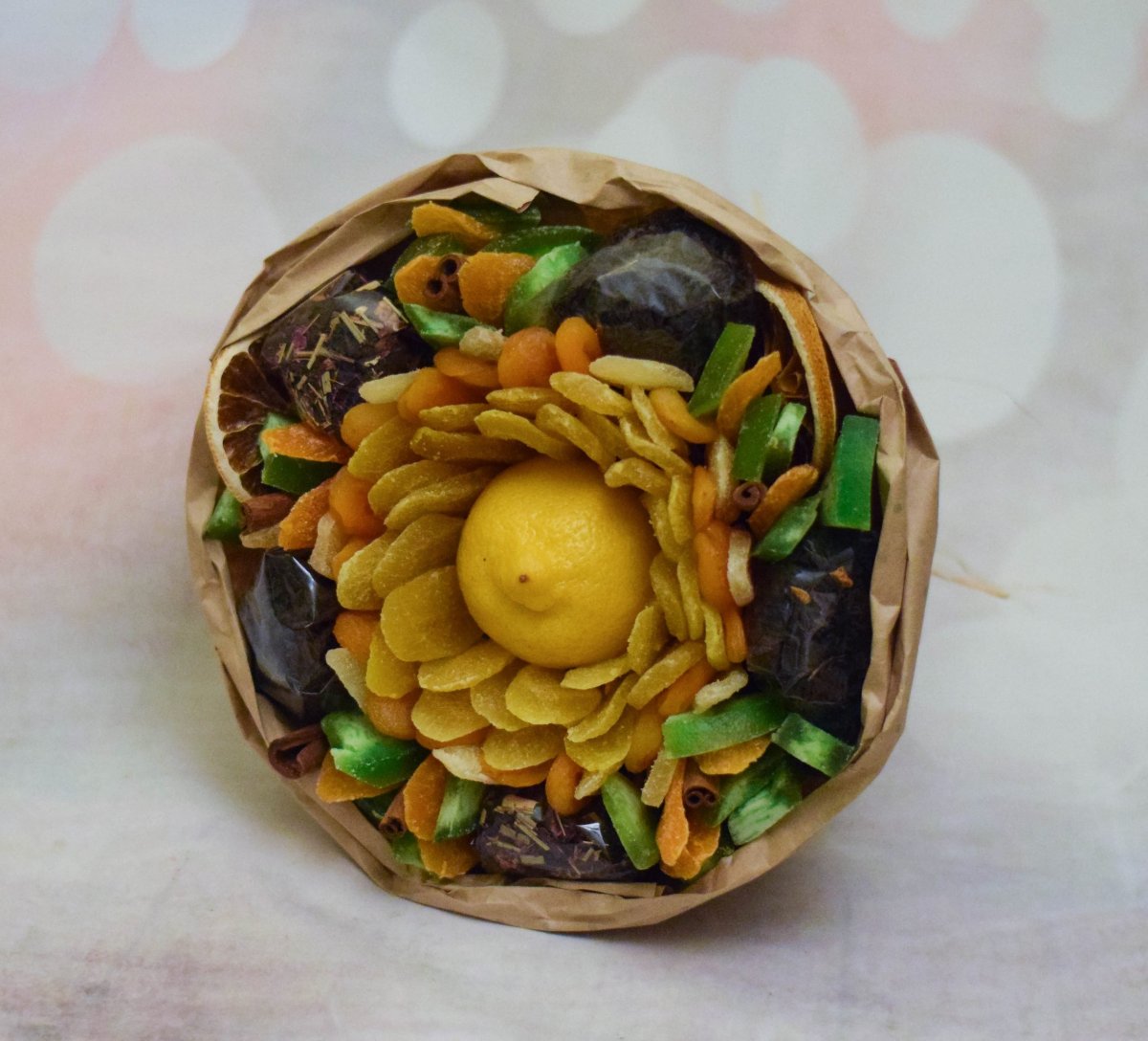 Корзинка с сухофруктами