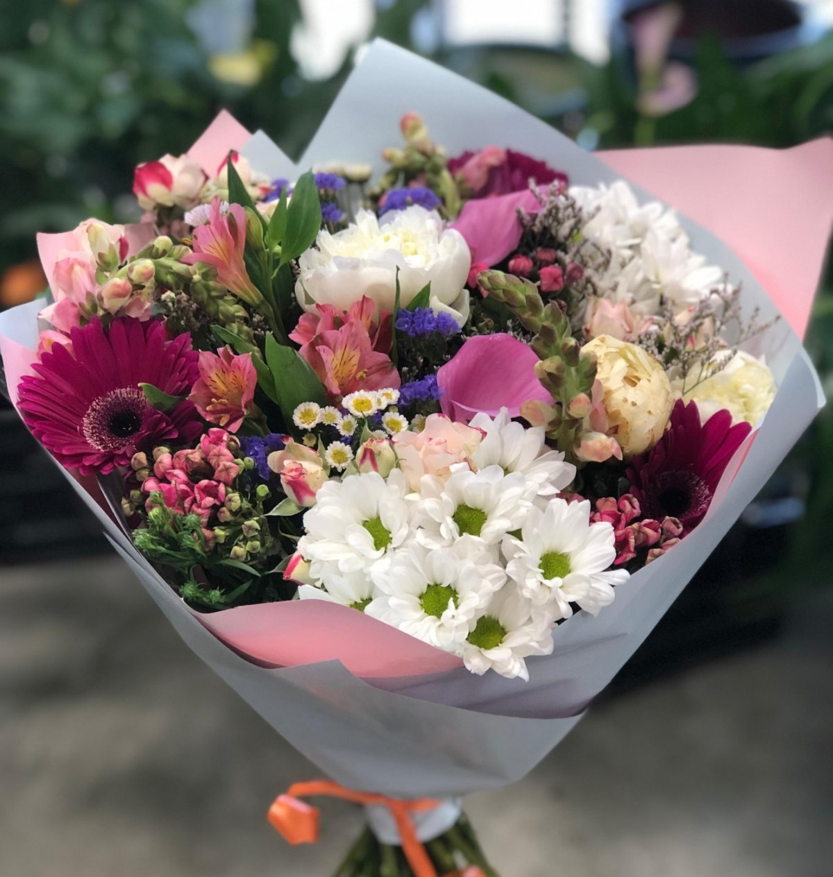 Хризантема ромашковидная и альстромерия