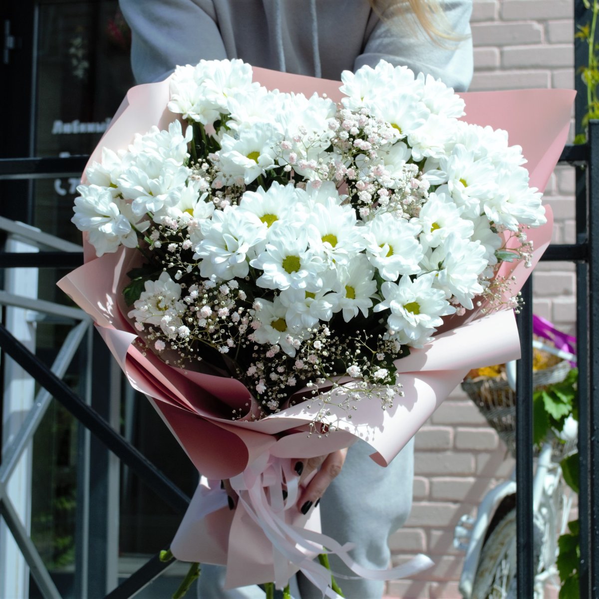 Ромашка с гипсофилой букет