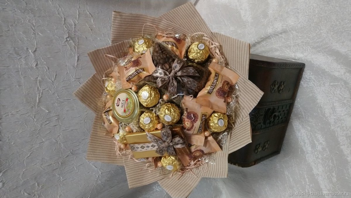 Мужской букет из конфет