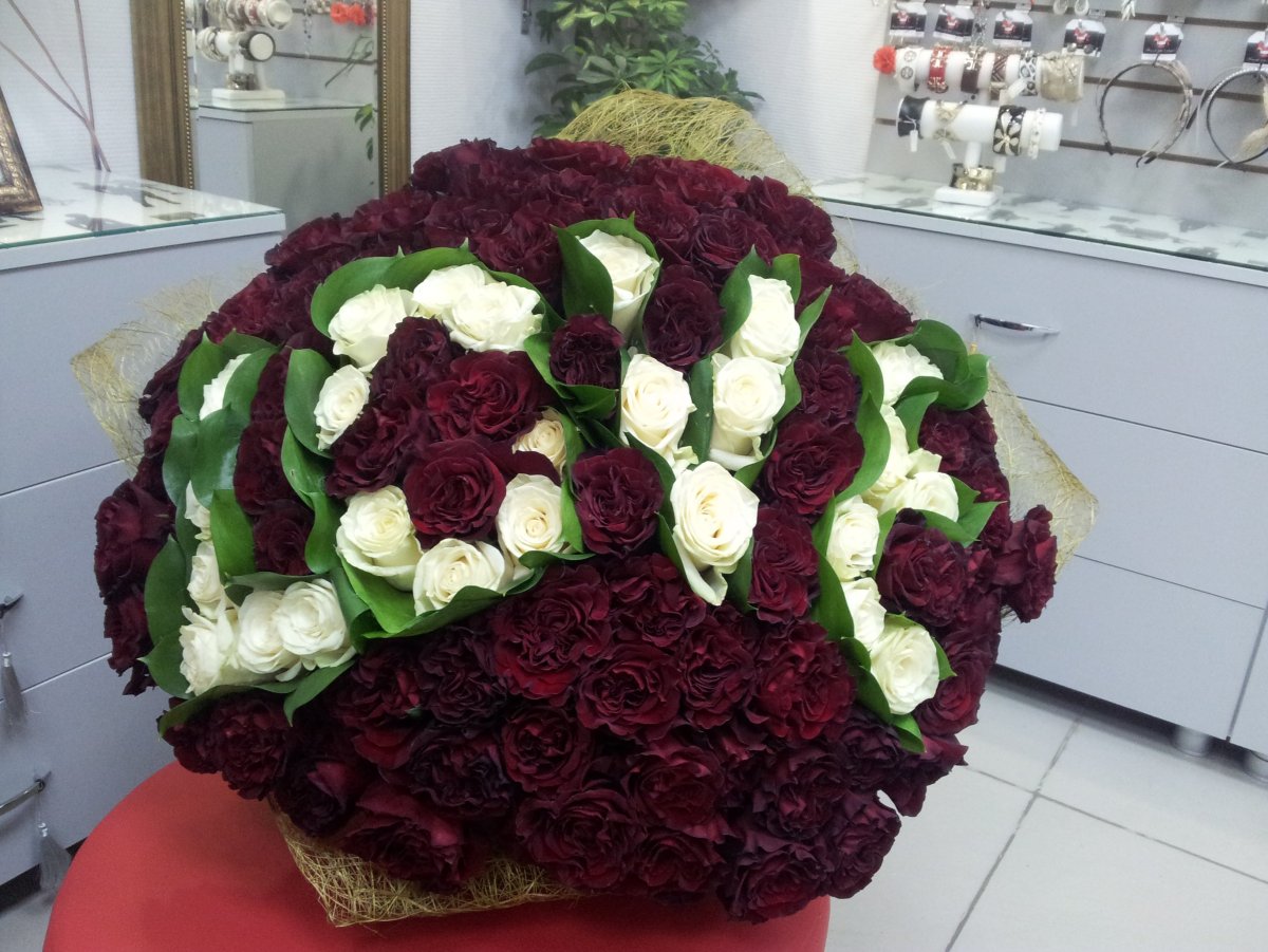 Огромный дорогой букет