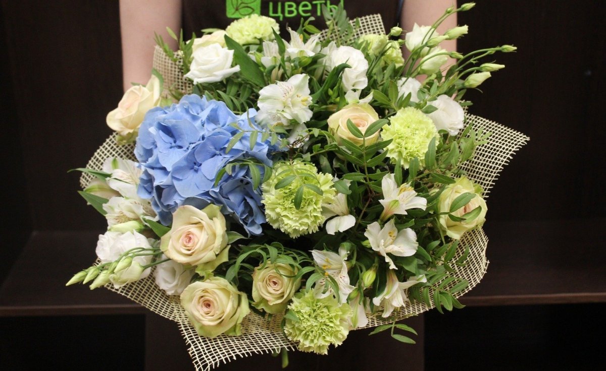 Букет эустомы розы гортензии