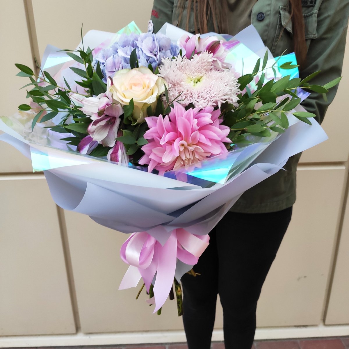 Букет одноголовых хризантем