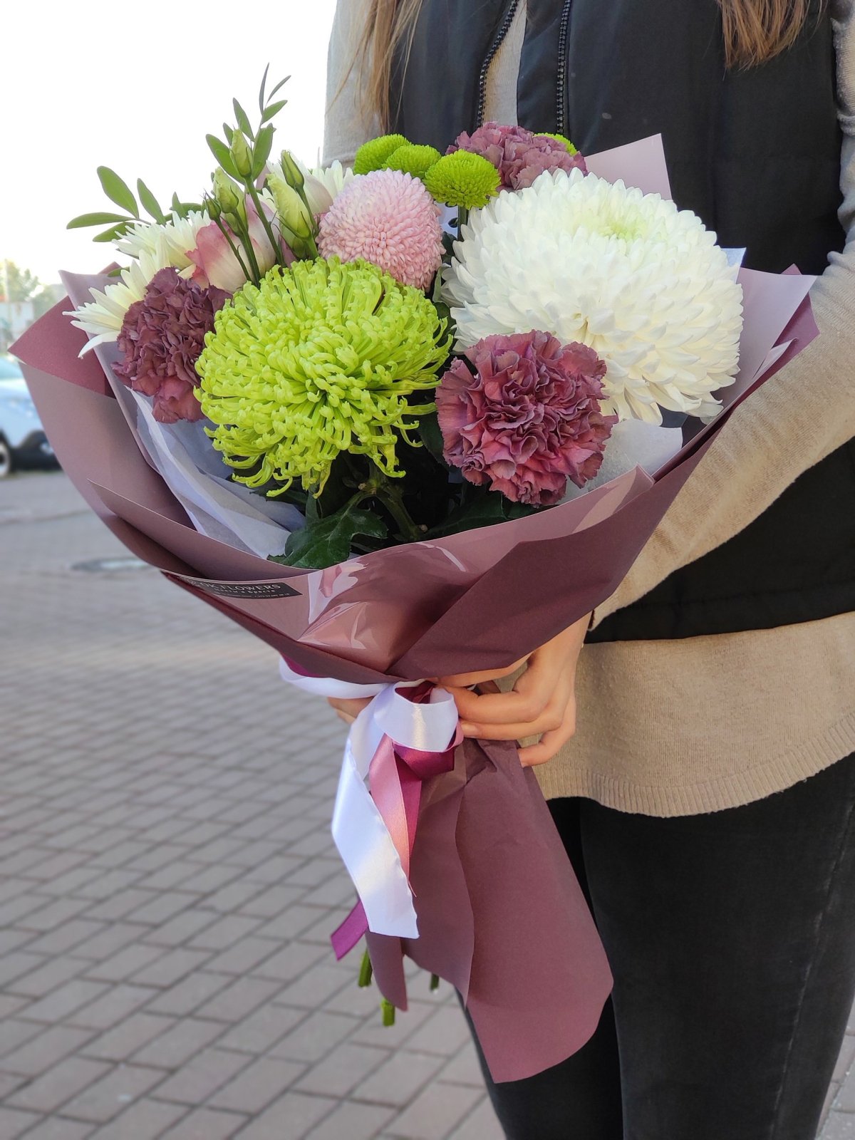 Букет из 13 одноголовых хризантем