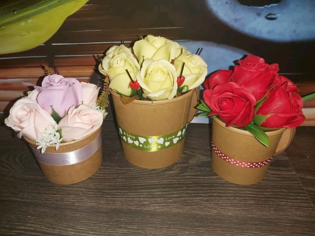 Конфетный букет в кружке