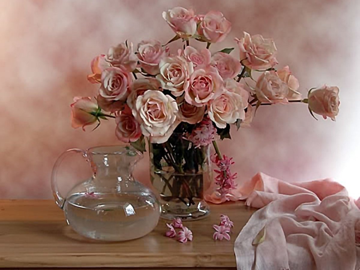 Нежный натюрморт с цветами