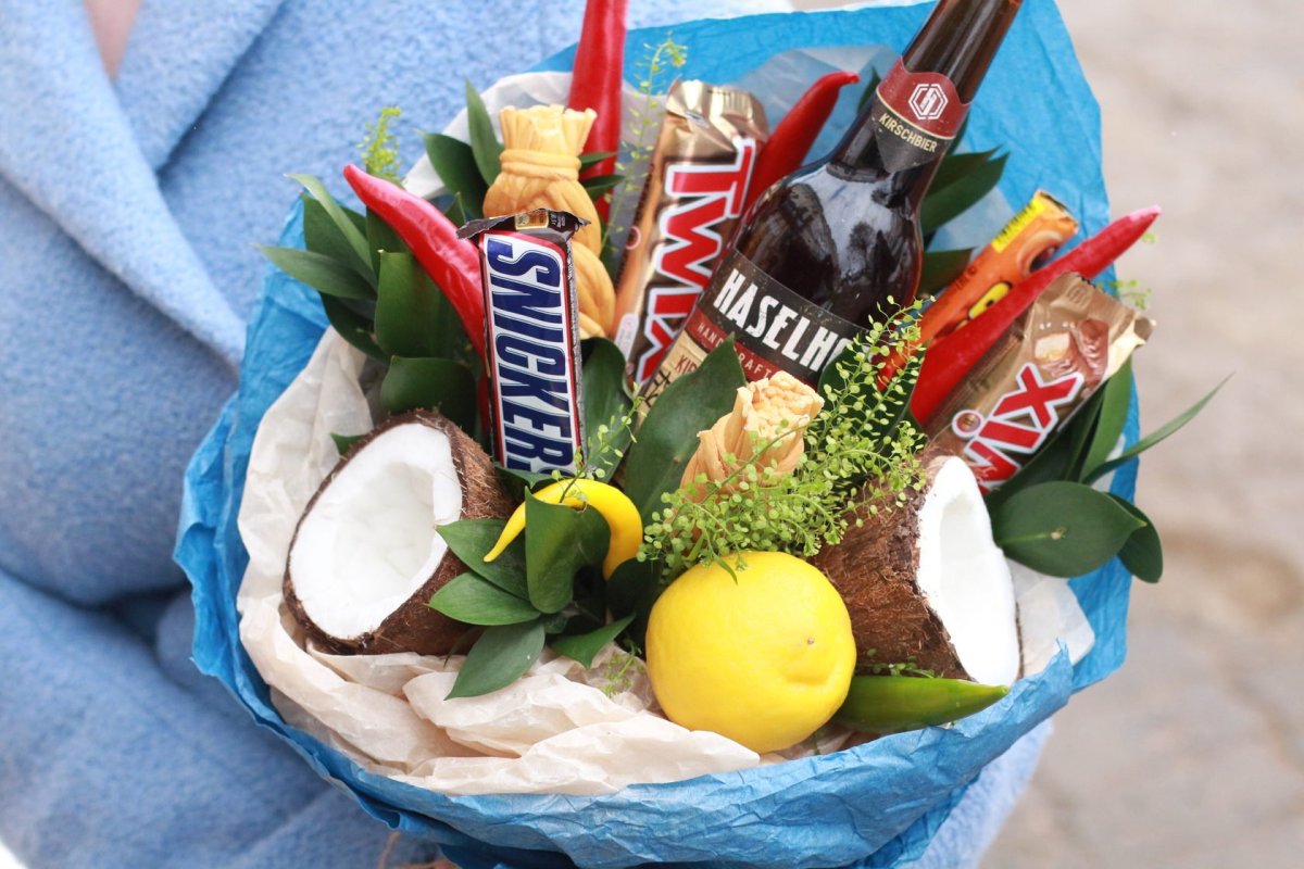 Букет для мужчины необычный