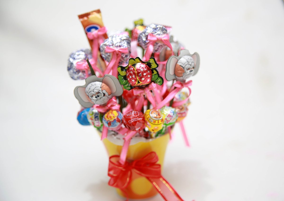 Букет из сладостей для девочки