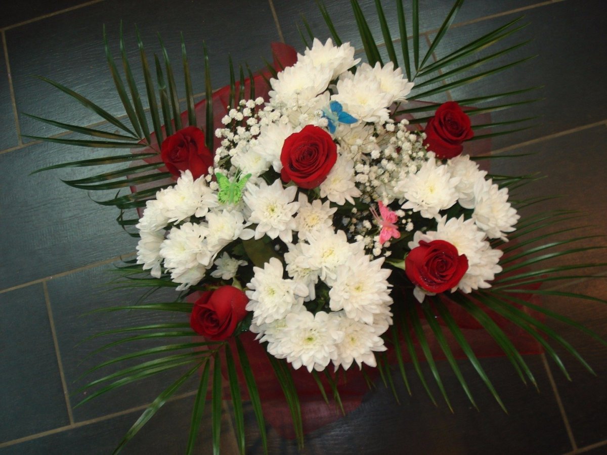 Букет "хризантемы и розы"