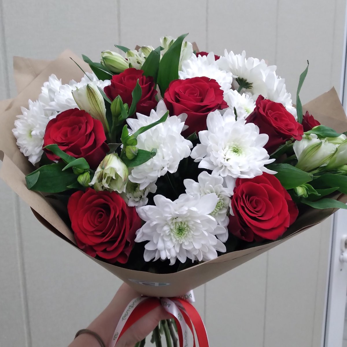 Букет "хризантемы и розы"