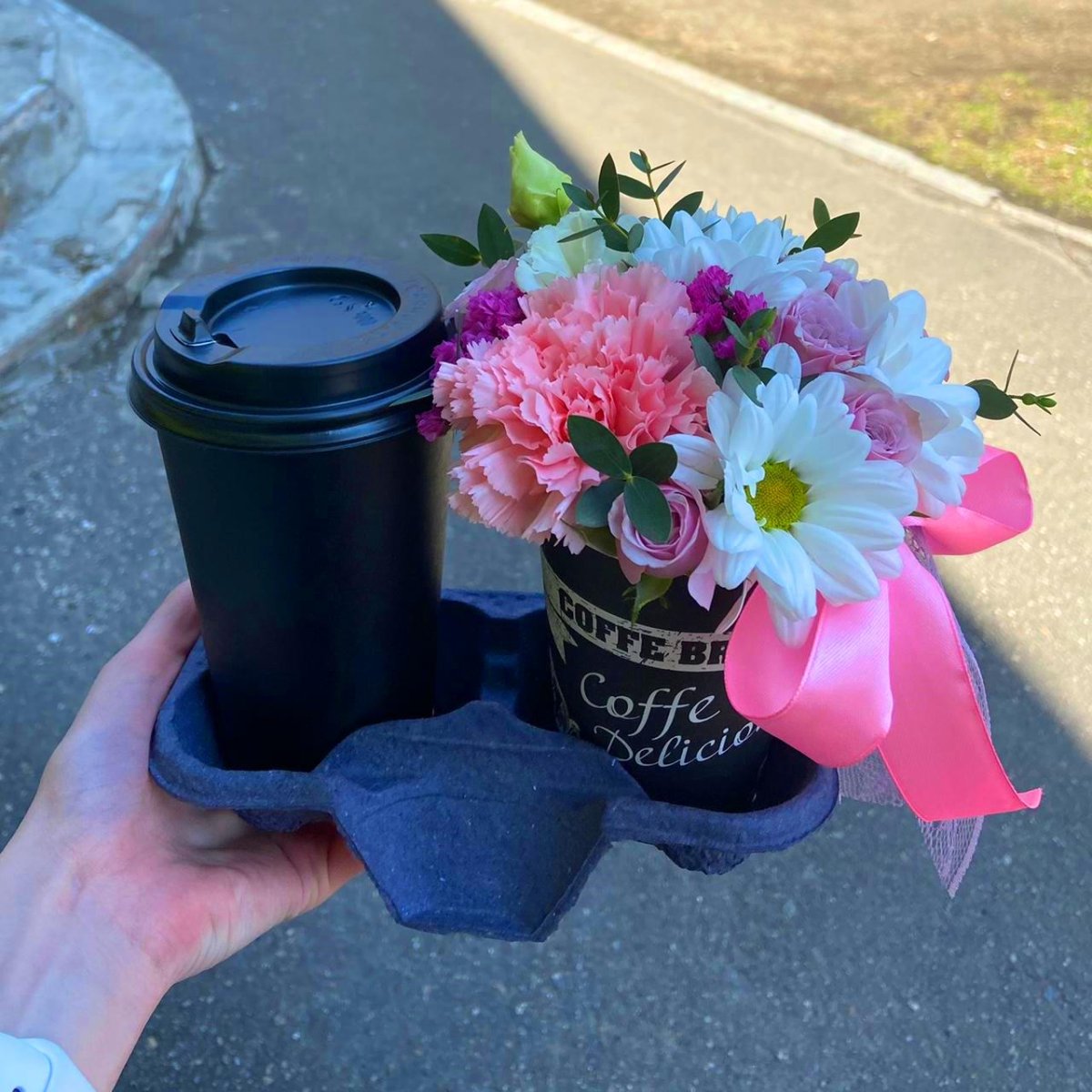 Цветочные композиции в стаканчиках