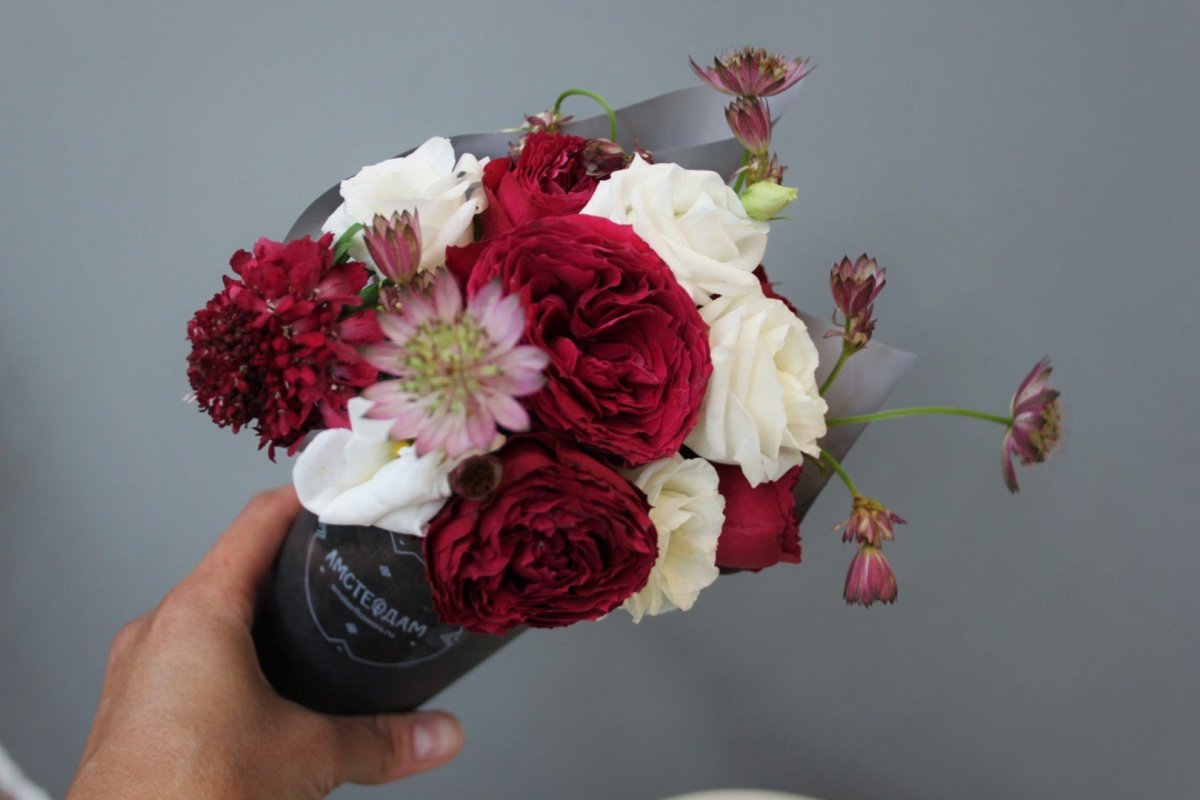 Композиция с чашкой кофе