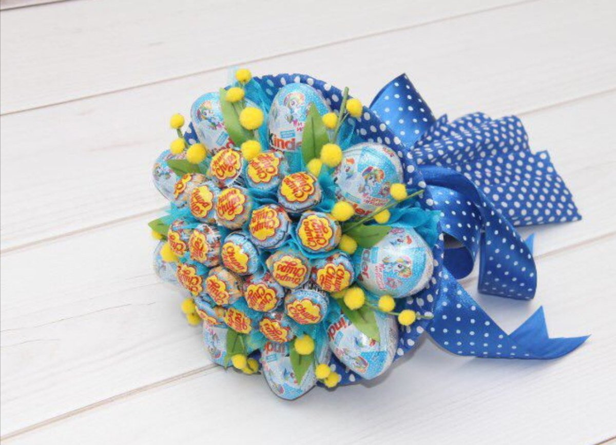 Подарок из конфет для девочки